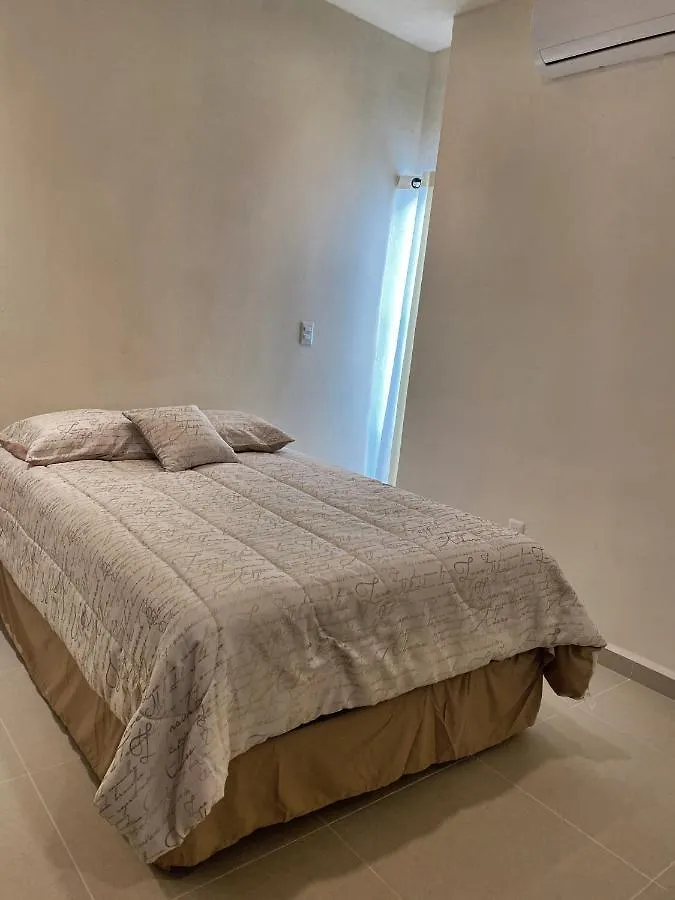 Cozy Family Vacation Home Near The Beach! Playa del Carmen Holiday home