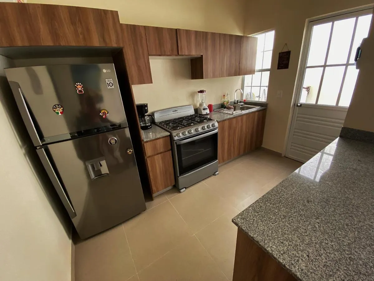 Cozy Family Vacation Home Near The Beach! Playa del Carmen Holiday home